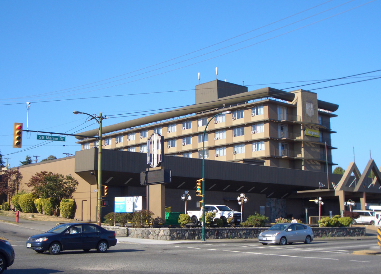 Fraser Commons Super 8 hotel